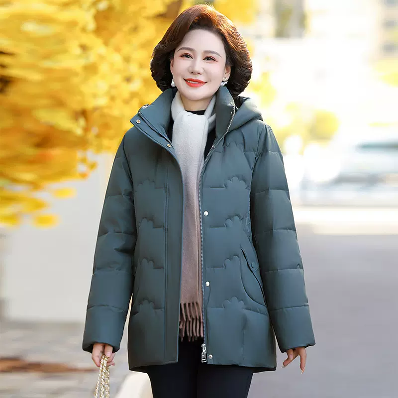 2024新款羽绒服女大码妈妈冬装宽松中老年奶奶白鸭绒连帽羽绒外套