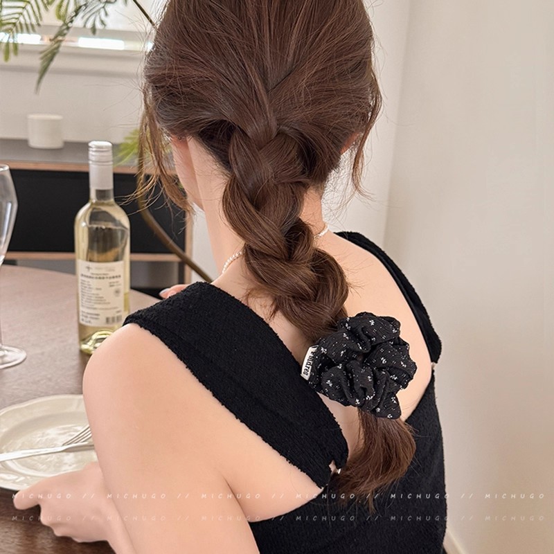 Temperamento negro y blanco flor triturada anillo de cabello de intestino de alta altura elástico de cola de caballo cuerda de cabello no daña el cabello adornos de cabello de cabello de cabello de cabello duradero
