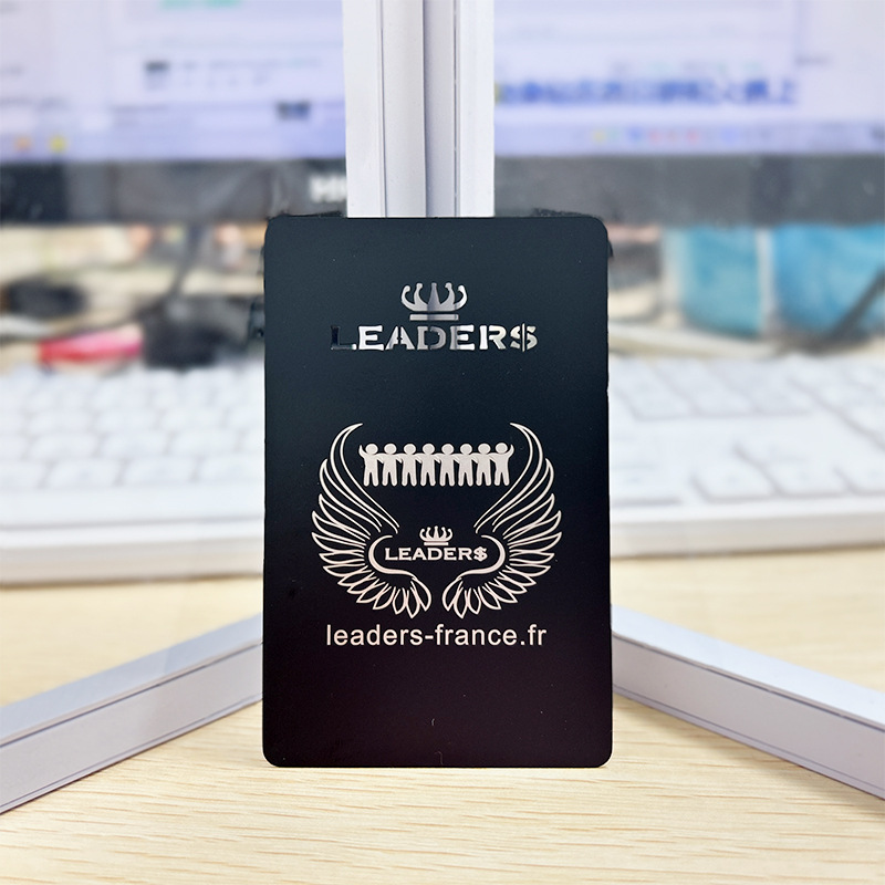 不锈钢电镀哑黑个人名片拉丝银卡镂空花边丝印不同内容激光雕刻