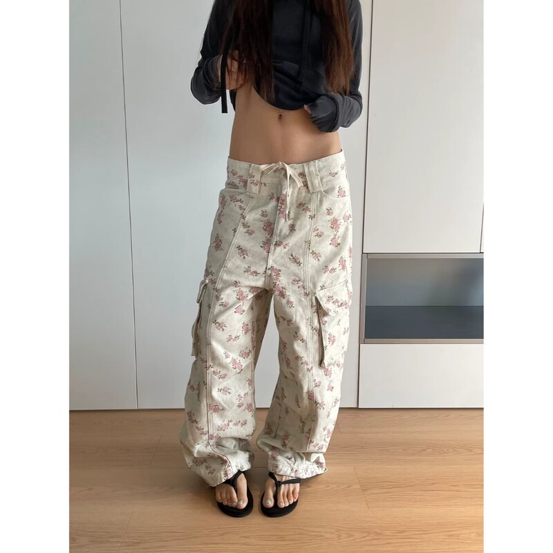 White floral print wide-leg jeans for women, 2026 summer new collection, high-waisted design, loose fit, slimming effect, straight-leg, floor-length pants