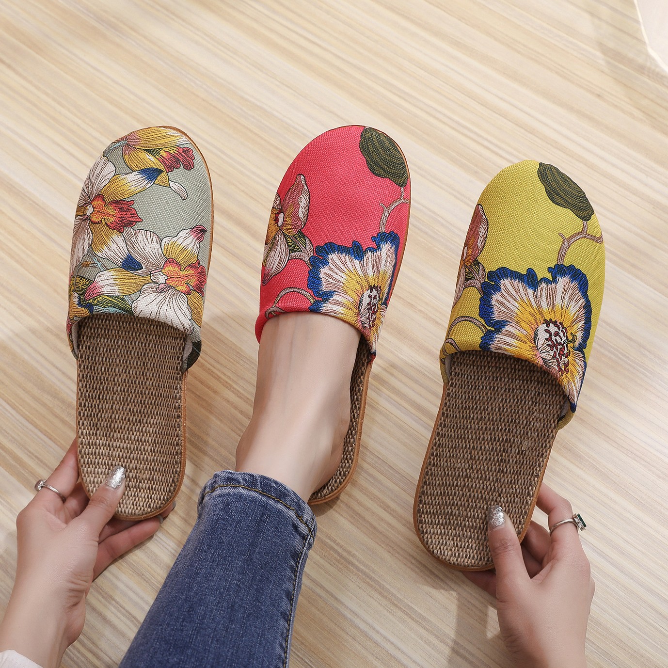 Original factory sold spring and summer 2025 new in stock thick bottom home national style soft bottom indoor breathable cotton and linen sandals and slippers for men and women