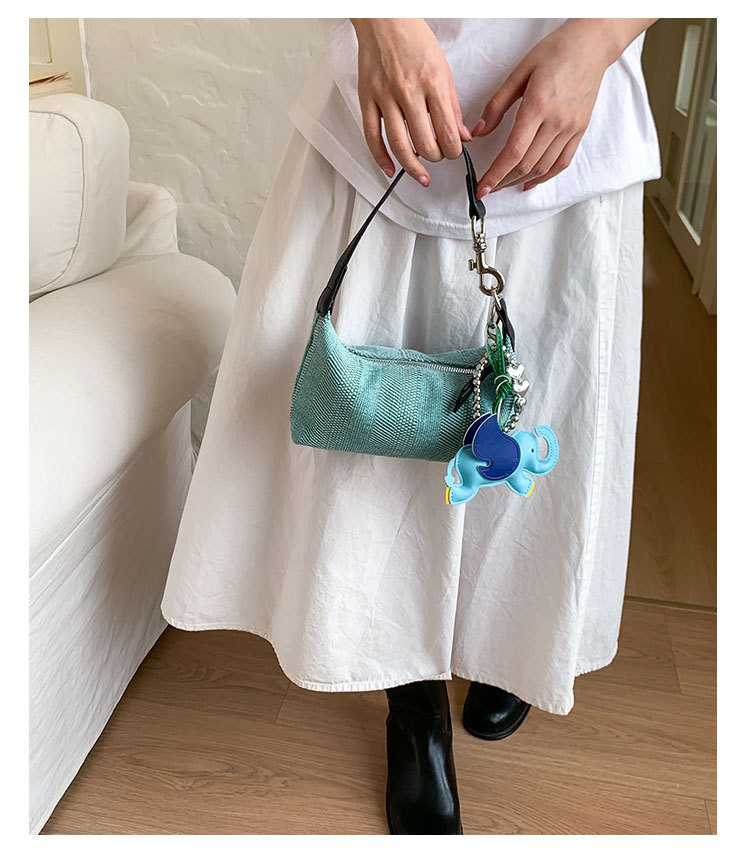 A simple, versatile, fashionable and trendy solid-color underarm bag for women, a new summer 2025 stylish and casual woven single-shoulder crossbody bag undefined