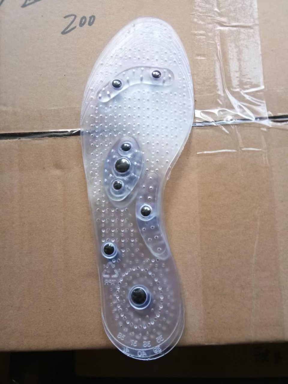 Breathable magnetic massager