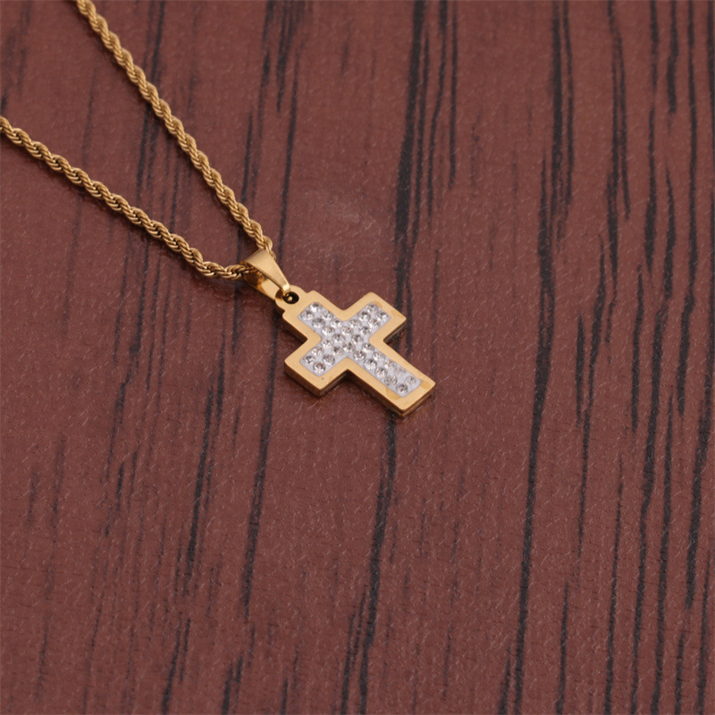 Nihaojewelry Exaggerated Style Twist Chain Heart Cross Pendant Necklace Wholesale Jewelry display picture 7