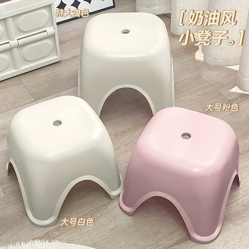 Домашние табуретки Пластиковые нескользящие маленькие табуретки Короткие табуреты могут быть наложены на табуретки Детские табуреты утолщенные табуреты для ванной комнаты