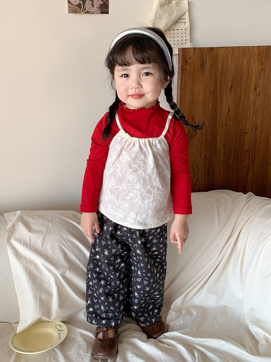 Ropa para niños de caña de pera Camisa de fondo para niñas 2025 primavera nuevos niños Camiseta casual coreana Top Ropa de bebé para niñas
