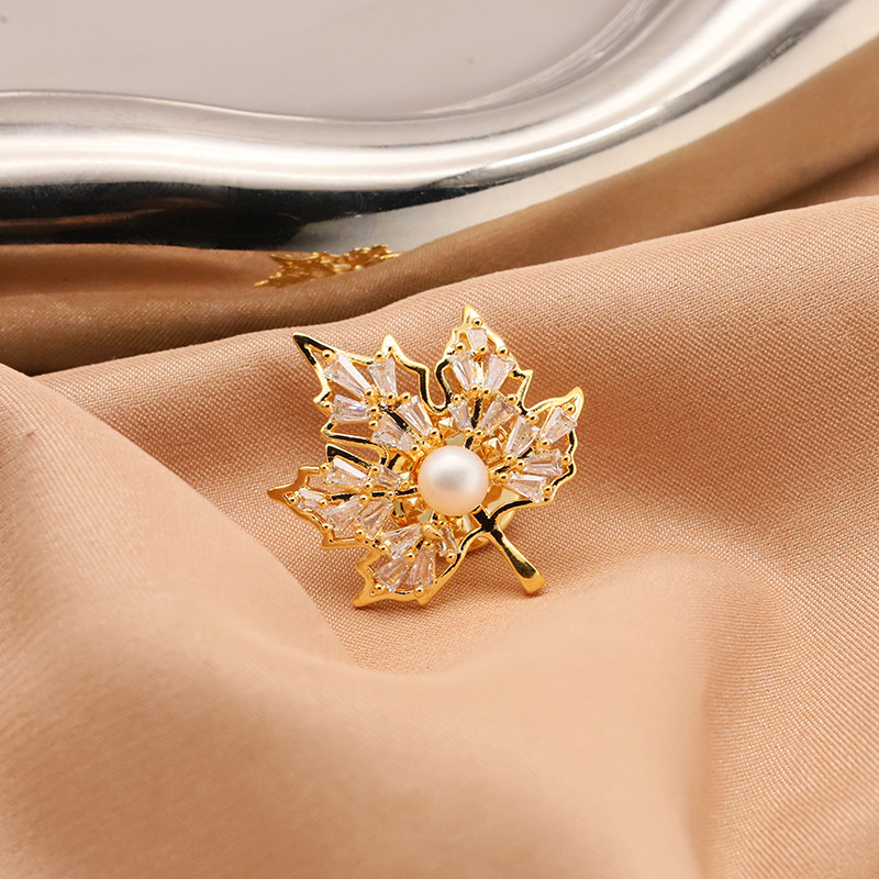 Broche de perlas de agua dulce natural, broche de pin de alta calidad para mujeres, 2025 nuevos fabricantes de accesorios de nicho de alta calidad image 1