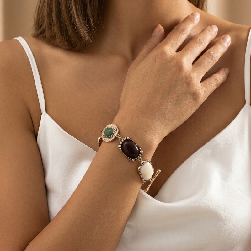 Hot-Selling Retro High-End Bracelet for Women, Engraved Retro Inlaid Love Heart Turquoise Bracelet, High-End Jewelry for Women Hot-Selling Retro High-End Bracelet for Women, Engraved Retro Inlaid Love Heart Turquoise Bracelet, High-End Jewelry for Women