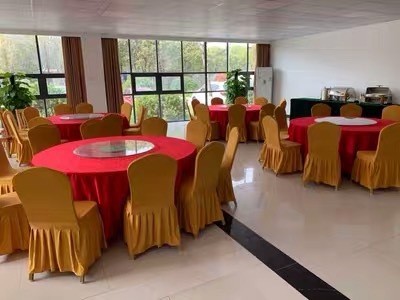 Elastik süt ipek sandalye kılıfı katlı etek sandalye örtüsü düğün otel bütün kanepe örtüsü dış ticaret toptan otel tekstili