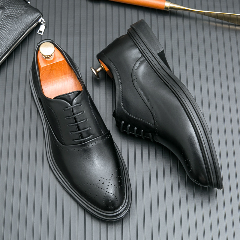 Otoño nuevos zapatos de cuero Brock transpirables para hombres, ropa formal de negocios para hombres, estilo coreano, zapatos de boda para jóvenes con punta puntiaguda
