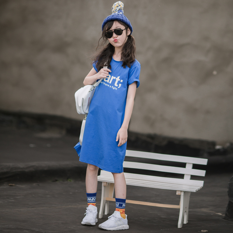 Diseño de espalda pequeña falda de camiseta para niñas vestido de verano para niños de longitud media falda de niña de estilo occidental de estilo coreano de manga corta