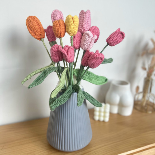 Valentine's Day hand-knitted simulated bouquet of tulips, finished eternal flower yarn, creative flowers for gifting