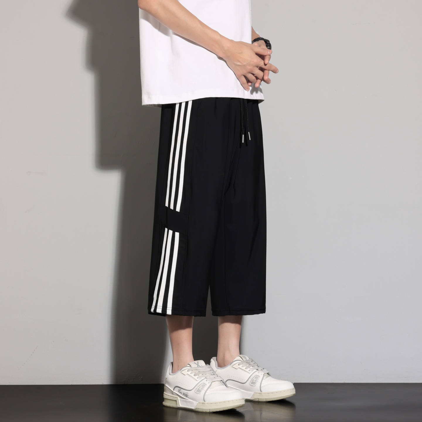 Pantalones de hielo para hombres de verano delgados deportivos de tres barras pantalones cortos gordo sueltos y pantalones casuales de hombre de tamaño grande