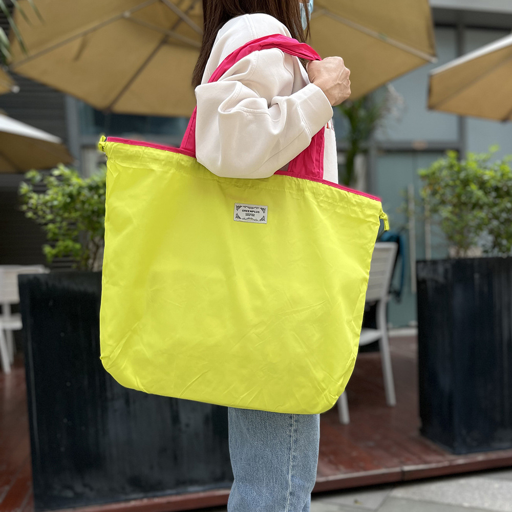 대비되는 과일 녹색