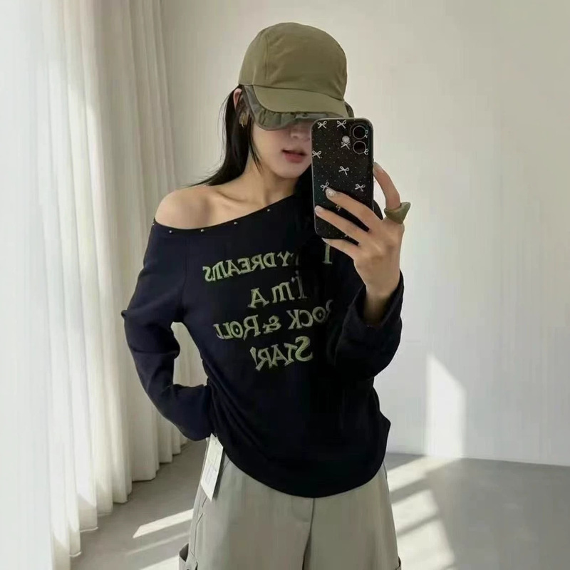 Aa t Na26520 Rivet-Embellished Asymmetrical Shoulder Lettered Long-Sleeve T-Shirt, Length 55 - No Returns or Exchanges Aa t Na26520 Rivet-Embellished Asymmetrical Shoulder Lettered Long-Sleeve T-Shirt, Length 55 - No Returns or Exchanges