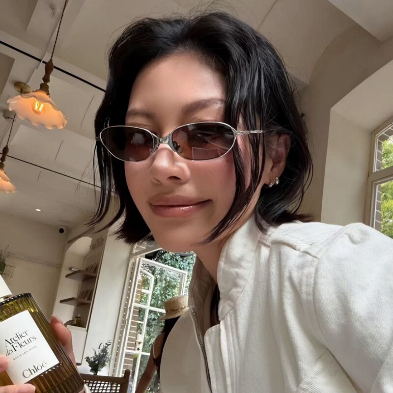 Retro Cat-Eye Metal Small Frame Sunglasses for Women Y2K Millennial Style Trendy Sun Glasses UV Protection for Small Faces with a High-End Feel Retro Cat-Eye Metal Small Frame Sunglasses for Women Y2K Millennial Style Trendy Sun Glasses UV Protection for Small Faces with a High-End Feel