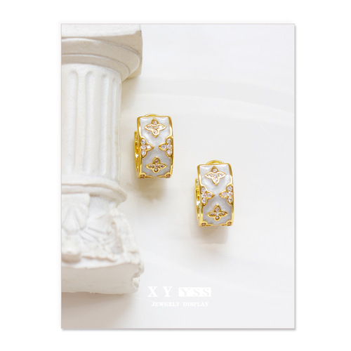 French style small fragrance ear clip women's C-shaped zircon flower four-leaf clover earrings retro light luxury high-end temperament earrings