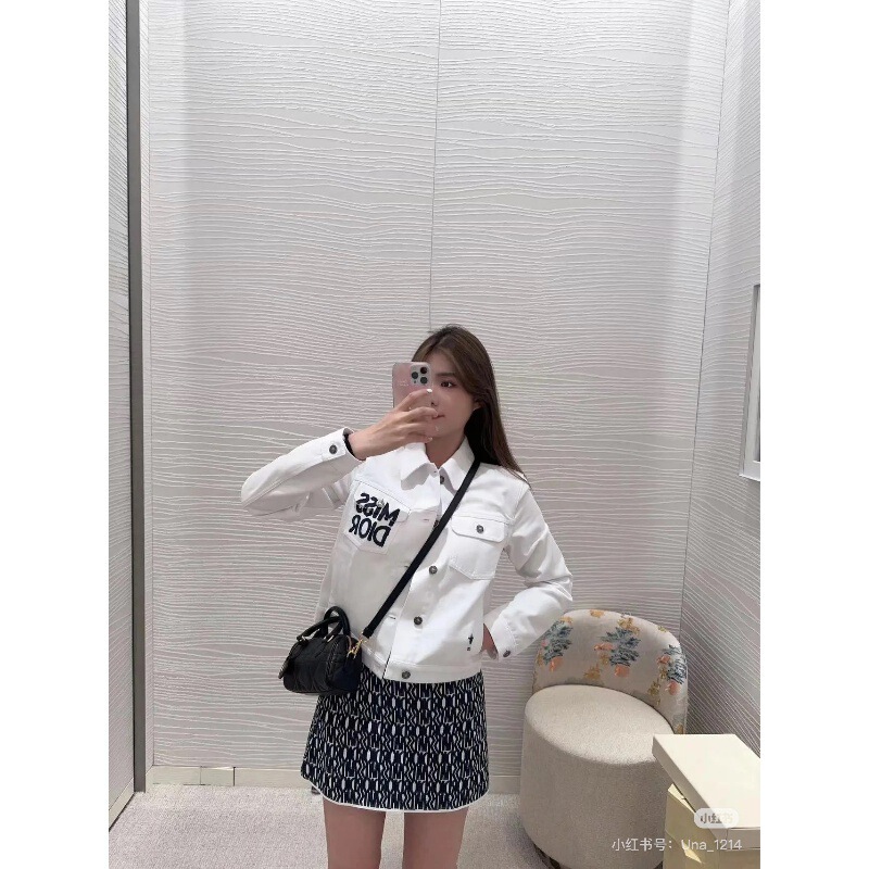 High Order Early Autumn New White Single Flap Pocket Pants Printed Letters White Denim Jacket Cool Fashionable Girl