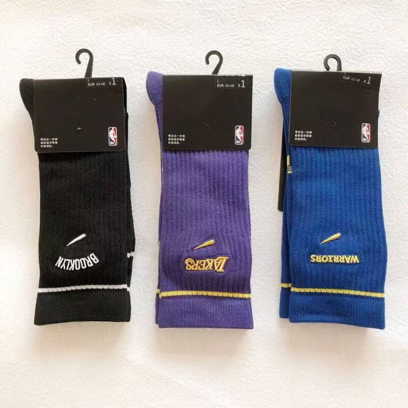 Suwan Nike NBA basketball embroidered letter sports socks, running socks with towel bottom, thickened mid-high tube, elite training Suwan Nike NBA basketball embroidered letter sports socks, running socks with towel bottom, thickened mid-high tube, elite training