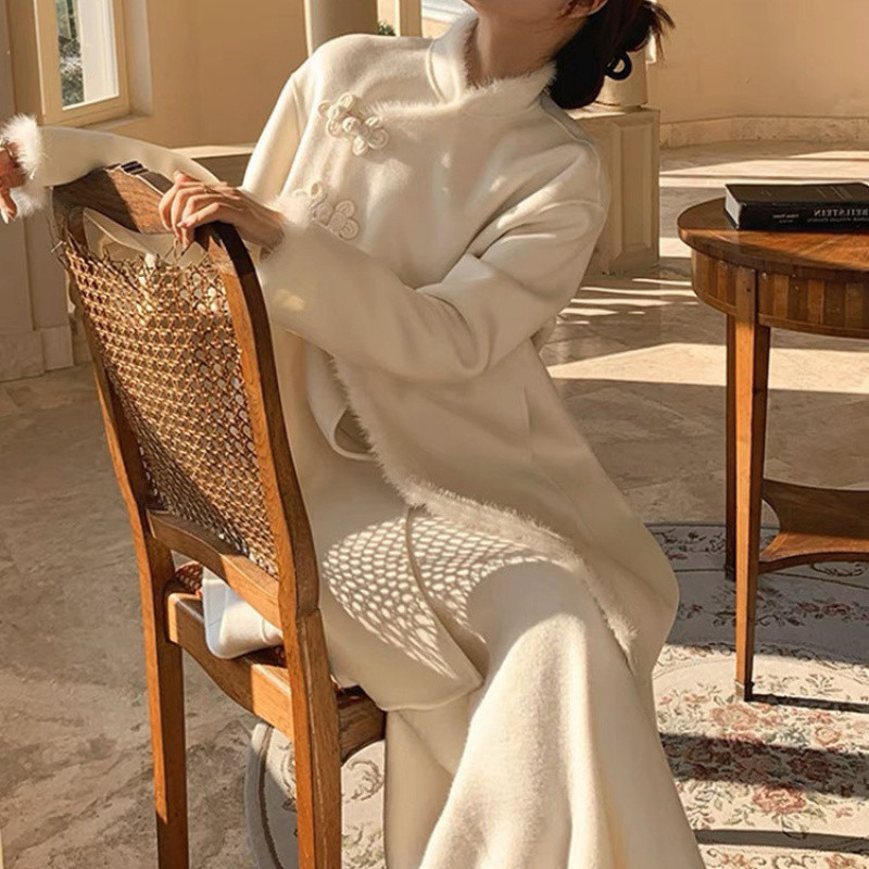 새로운 중국 스타일 여성 의류 국가 스타일 원피스 가을과 겨울 패션 서양식 기모 두꺼운 사교계 울 버클 화이트 세트