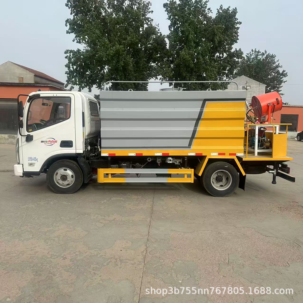Blue-Plated Sprinkler Truck for Construction Sites, Used Dongfeng Mist Cannon Dust Suppression Truck, Garden Landscaping Spraying Vehicle, Road Cleaning and Spraying Vehicle
