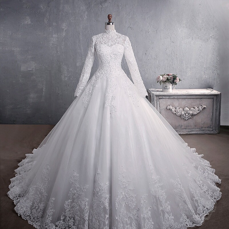 European and American Wedding Dress 2026 Spring New Style Heavy-Duty Long-Sleeve Lace Bride's Dress with Stand Collar and Long Train, Minimalist Wedding Gown for Women
