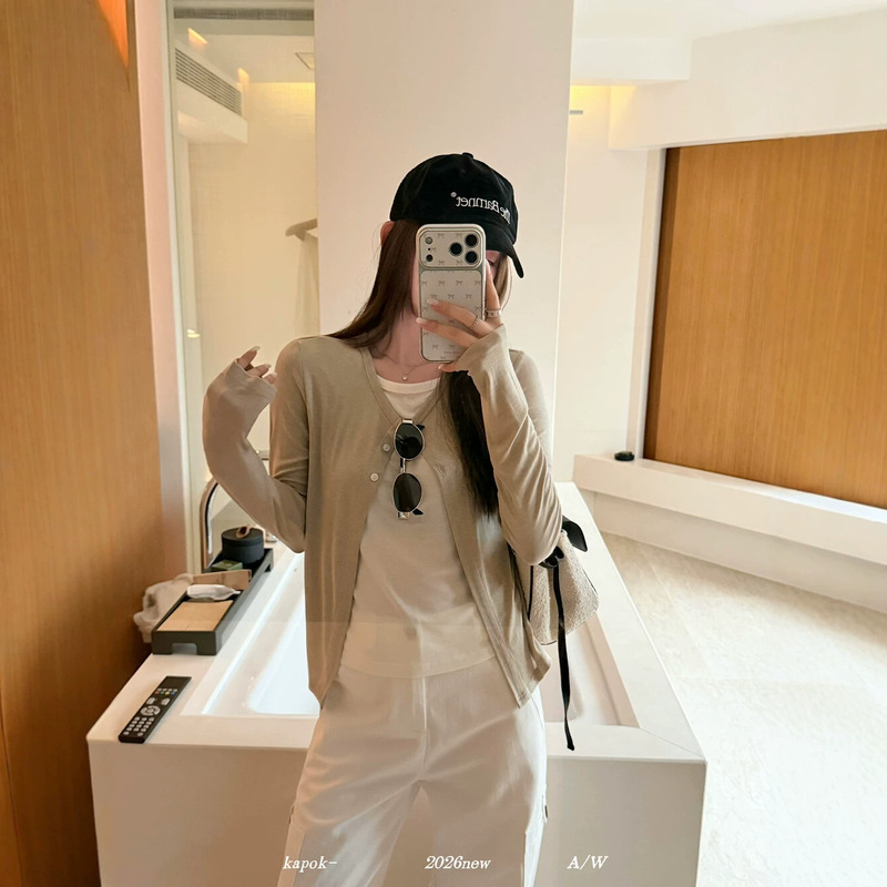 Thirteen Lines【KAPOK】Fashionable Early Autumn Korean Style Design Faux Two-Piece Versatile Cardigan Long Sleeve T-Shirt 61063 Thirteen Lines【KAPOK】Fashionable Early Autumn Korean Style Design Faux Two-Piece Versatile Cardigan Long Sleeve T-Shirt 61063
