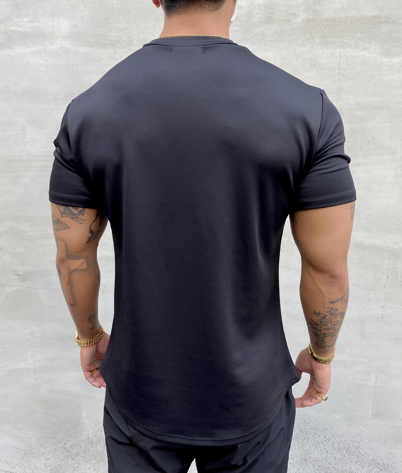 Muscle-fit T-shirt Image 5