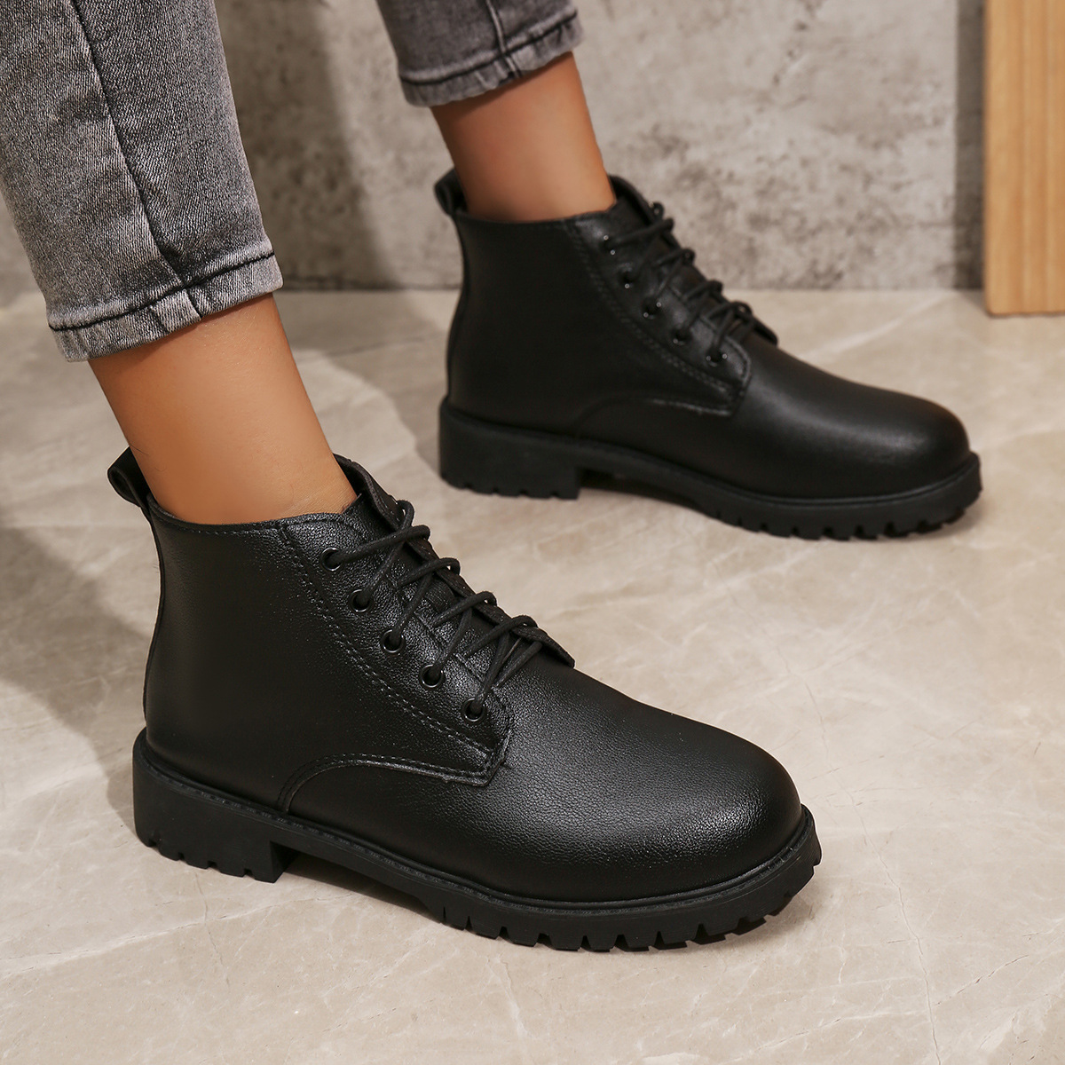 Women's Soft Leather British Style Platform Boots For Autumn_voghion.com