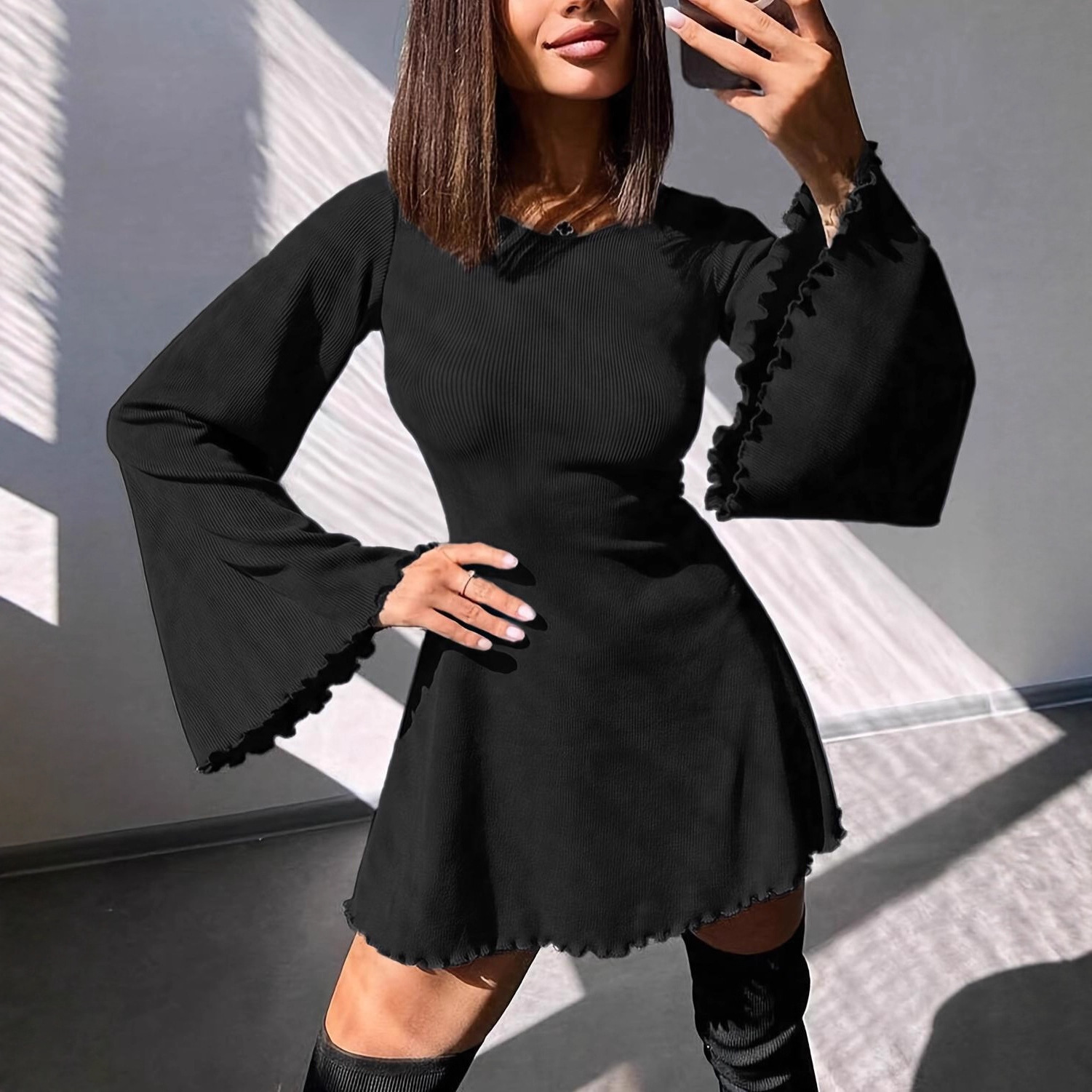 European and American Style Sexy Pure Desire Bell-Sleeve Little Black Dress for Women, Round Neck Pullover, Waist-Cinching Tie, Slim-Fit Long-Sleeve Dress for Women, Trendy