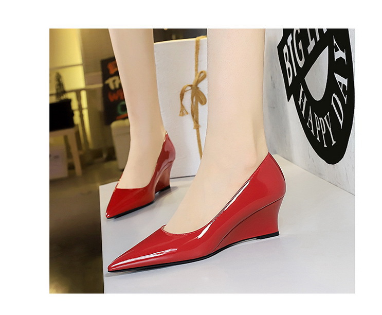 Spitze Damen High Heels Aus Lackleder Als Elegante Abendschuhe_voghion.com