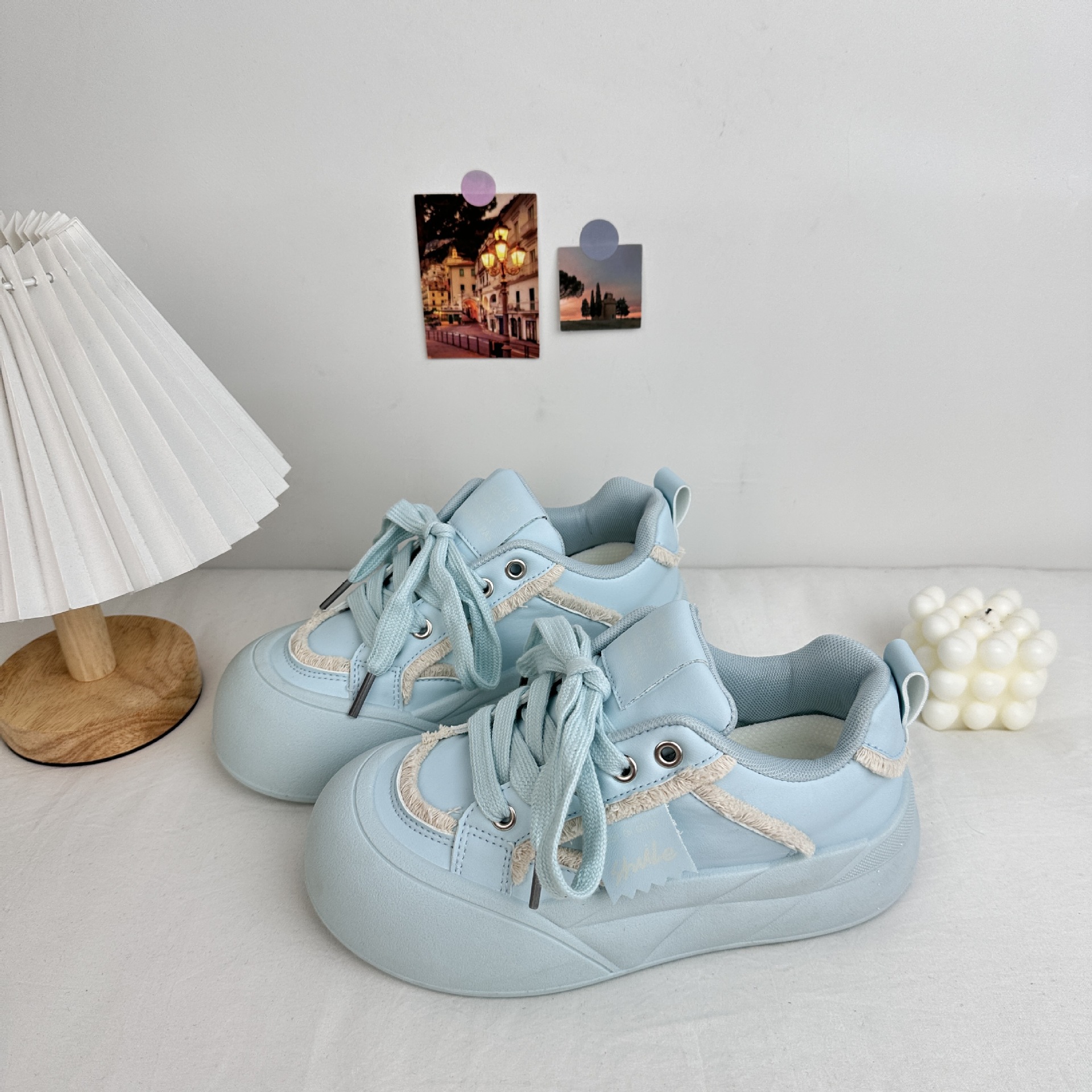 Yuanbo 2025 primavera nuevo estilo plataforma baja zapatos de tabla estudiantes zapatos de lona casuales deportivos zapatos de cabeza grande de todo fósforo