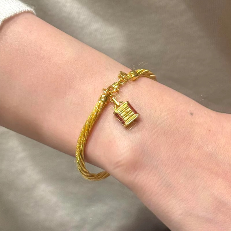 New Chinese-Style Golden Starry Sky Twist Bracelet, Retro Super Shiny Golden Long-Lasting Lock Pendant Bracelet, Light Luxury Bracelet