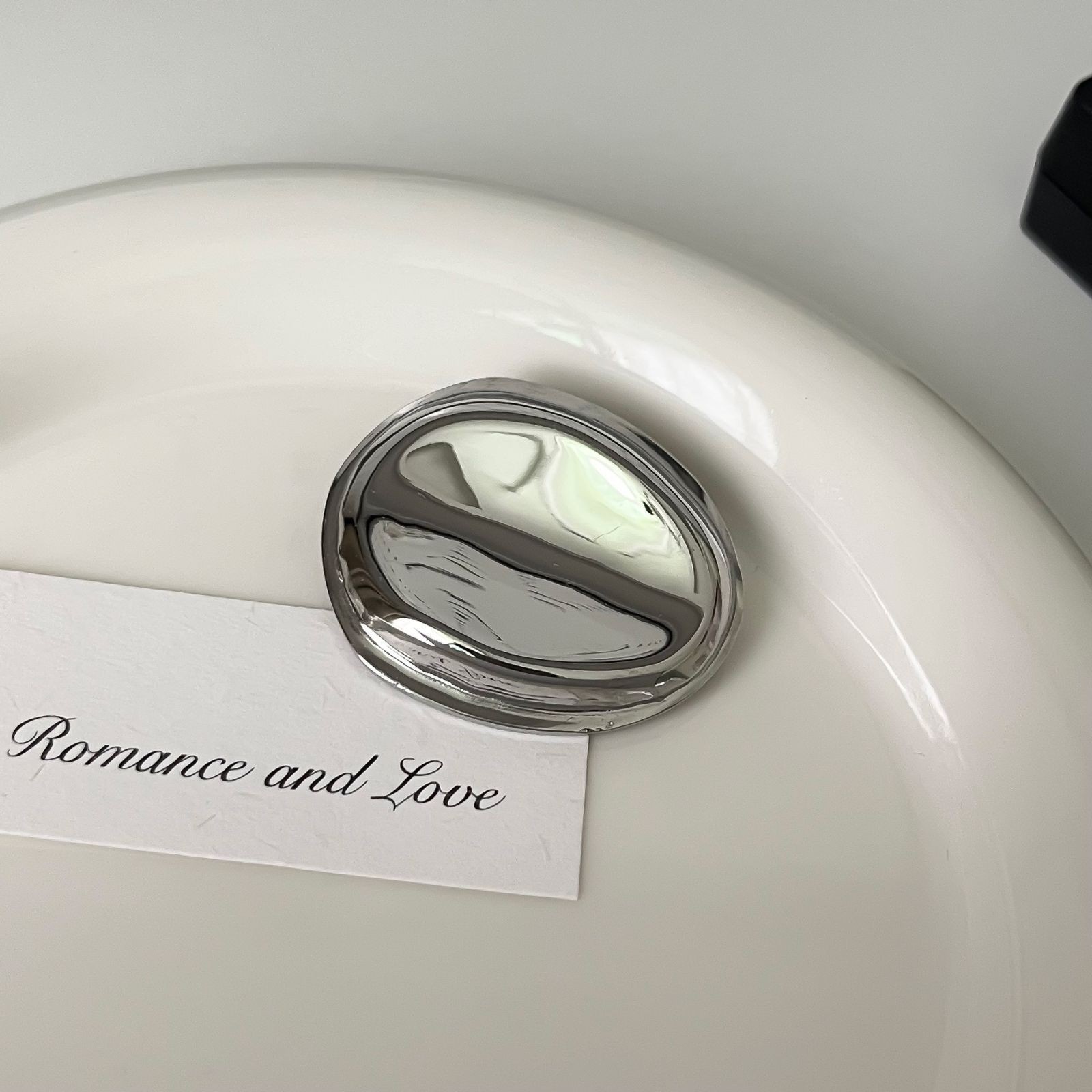 6#은색 타원형 고체