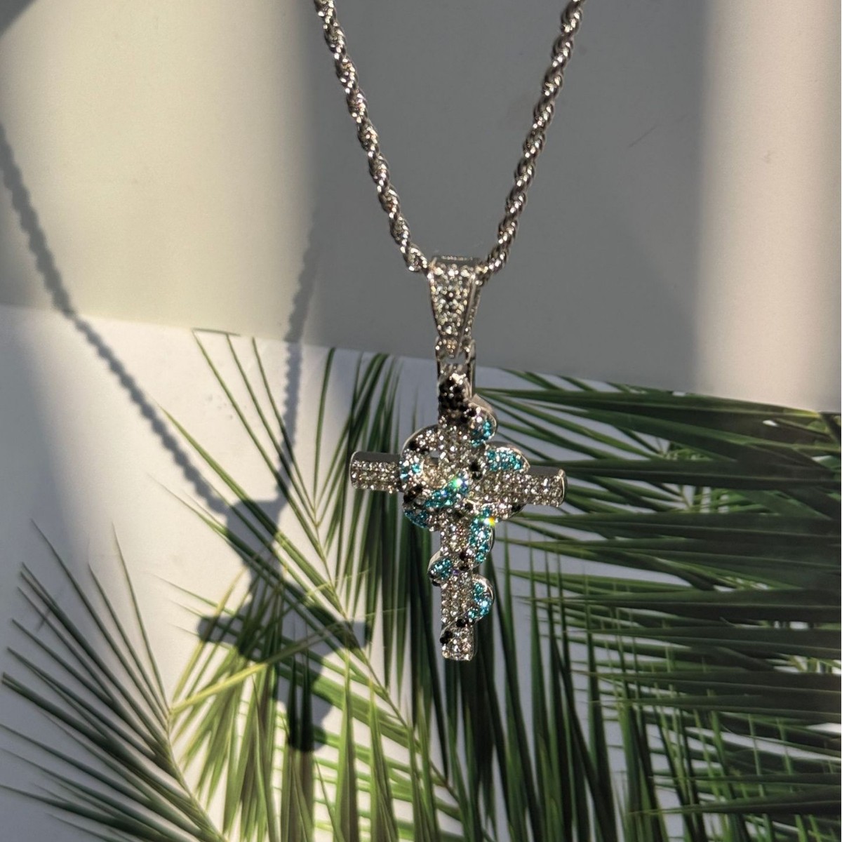Iconic Cuban Chain Necklace For Men With Pendant Symbol Of Heritage_voghion.com