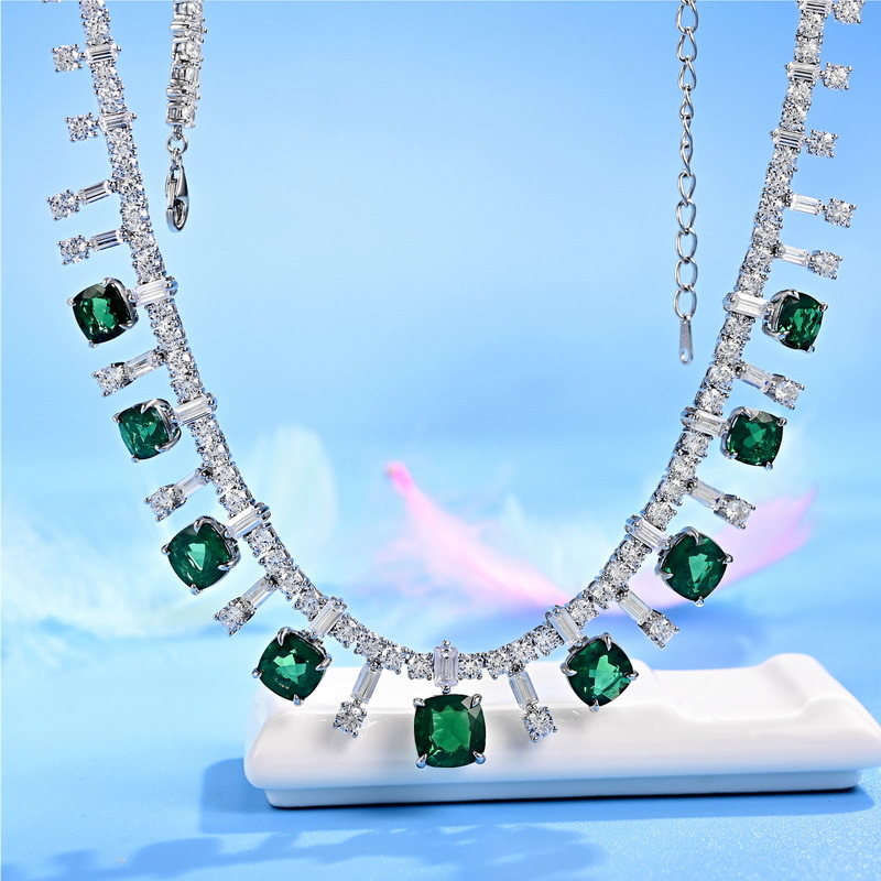 Collar del tesoro de color de cultivo de lujo ligero atmosférico transfronterizo nuevo S925 con incrustaciones de plata para cultivar cadenas de clavícula de esmeralda estilo europeo y americano