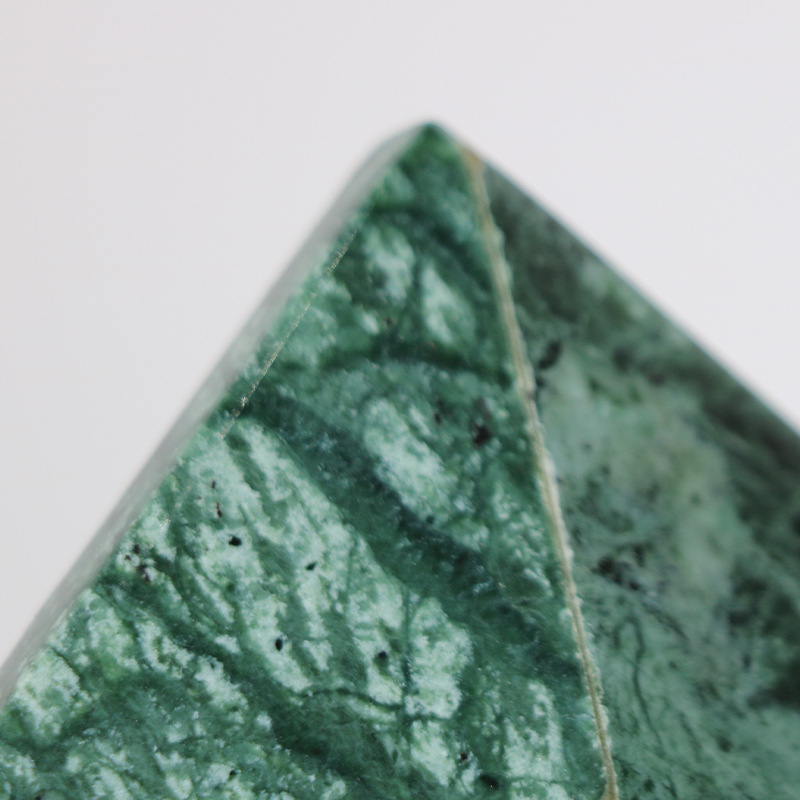 �ִ���Լ��ɫ����ʯ����̨������6��7��Ƶ�ߵ��������Ұڼ�