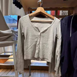 BM风燕麦色螺纹单排扣长袖开衫上衣女bm高腰zelly top圆领纽扣T恤