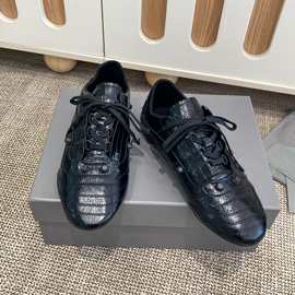 2025B家新款时尚舒适铆钉德训鞋女平底休闲运动鞋阿甘鞋系带板鞋