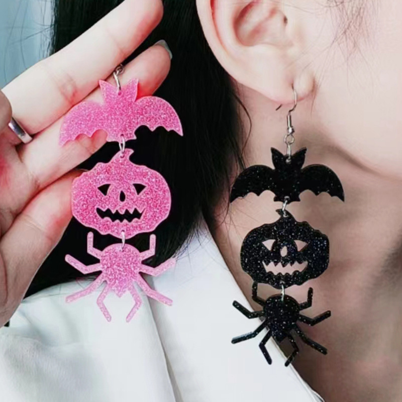 新型ハロウィーンのイヤリングは誇張しています。|undefined