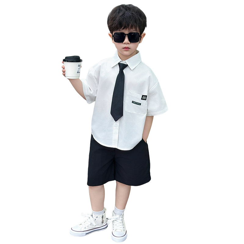7124 Traje de estilo universitario para niños 2025 verano nuevo estilo para niños camisa de manga corta pantalones cortos traje de dos piezas bebé estilo occidental