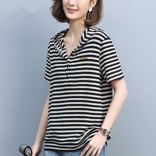 Trendy, Stylish, Striped Hooded Short-Sleeve Top for 2025 Summer—Casual Plus-Size Women's Wear That Flatters and Ages You Down