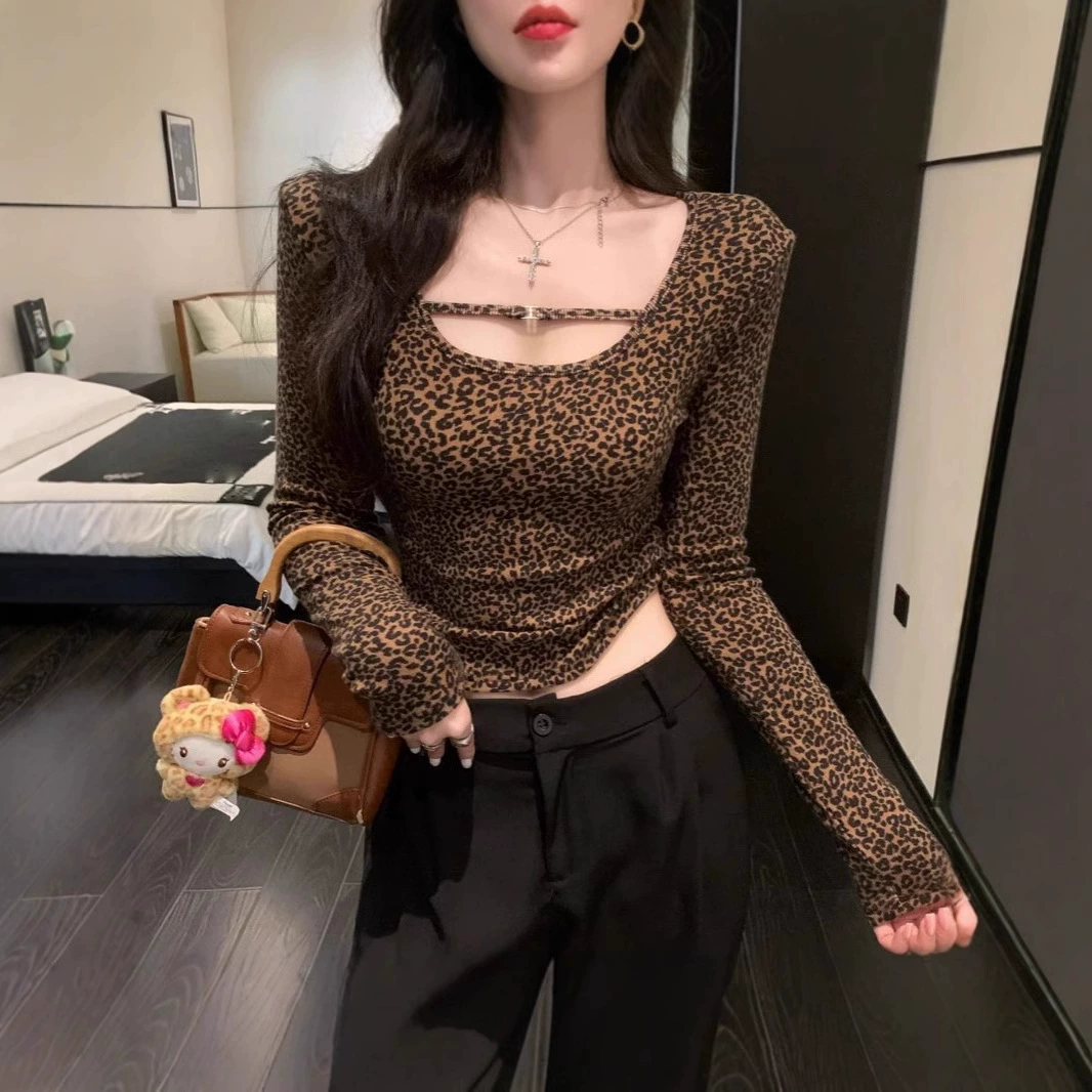 Корейская версия чистого ветра, горячая девушка, сексуальная рубашка с низким вырезом, женская весенняя и осенняя модель с леопардовым принтом, тонкая футболка с длинными рукавами