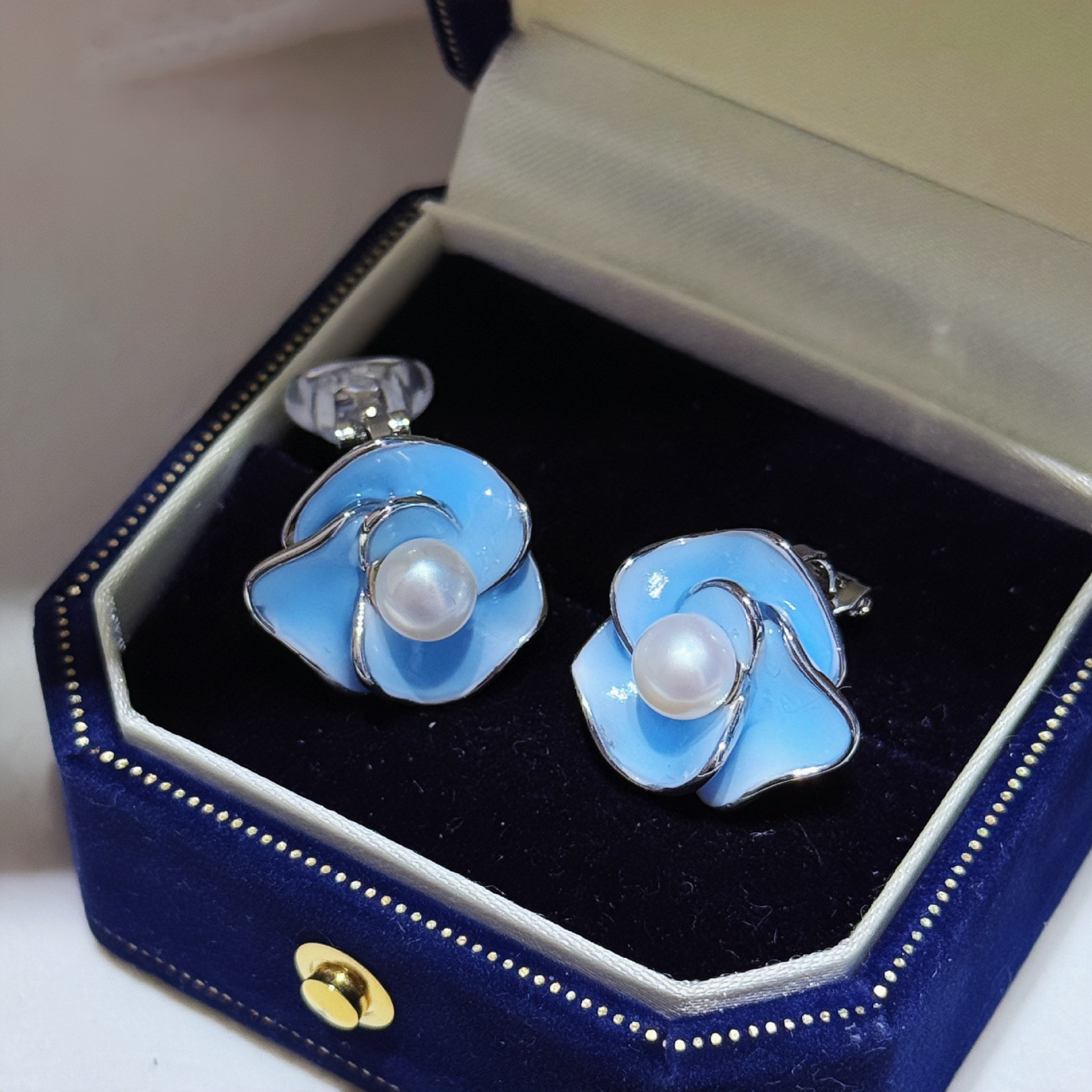 �����Ӿ�����б����໨�ɻ�������ϵ����Ȼ��ˮ����������ж���