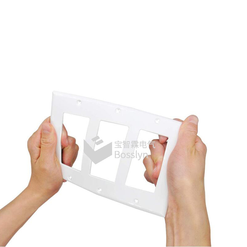 供应三位三开墙壁开关面板美式三联墙壁插座PC面板白色中等尺寸