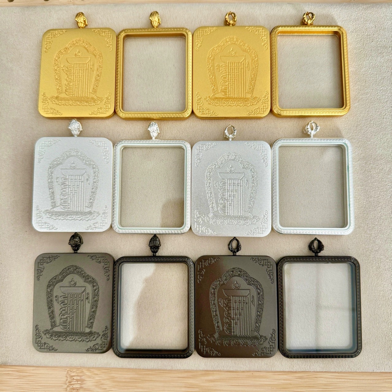 Титановая сталь: односторонний и двусторонний футляр для тибетских тангка (гаву), титановая сталь, размер для карточек 4×5.