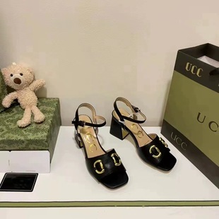 �ļ��ż�Ůʿ�R㕿۷��^�ǹ�ɫ�ָ�һ�ֿ�¶ֺ��Ь���Q�߰汾�W��