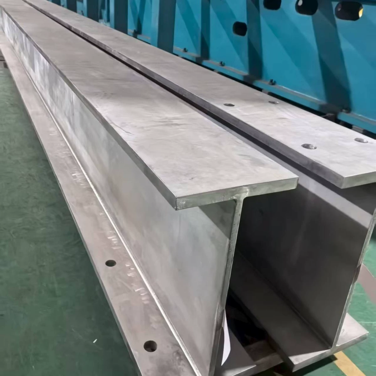 Обработка и сварка стальных балок, уголков, стальных труб из нержавеющей стали SS316, SS304 европейского, американского и британского стандартов.