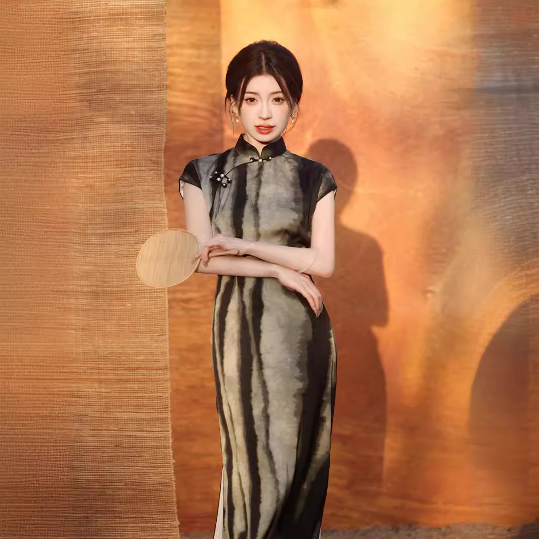 Long spring summer fresh cheongsam