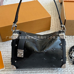 新品黑色浮雕压花系列软盒子包丛林tote25对版单肩斜挎链条女包驴